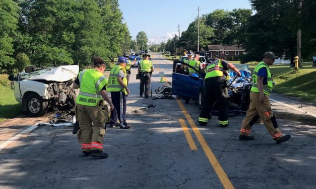 2 seriously hurt in head-on crash