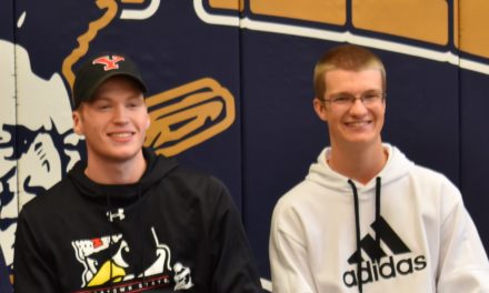 2 sign to play college golf